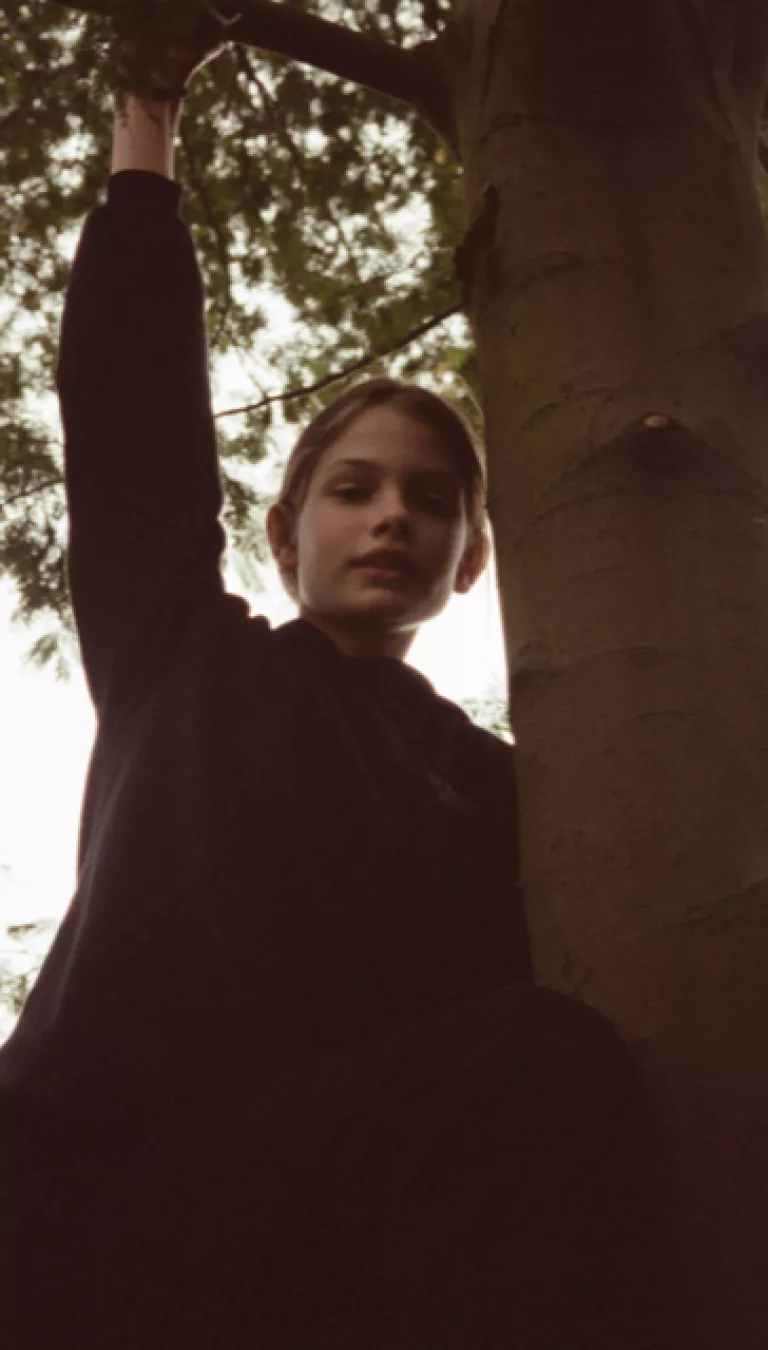 VIOLETBOOK ANGELAHILL 003