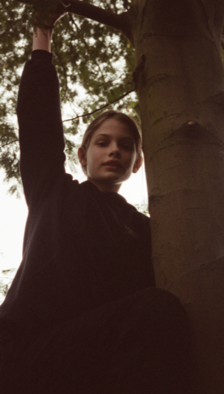 VIOLETBOOK ANGELAHILL 003
