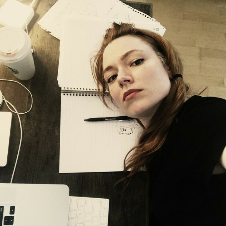 VIOLETBOOK MERCEDESHELNWEIN 002