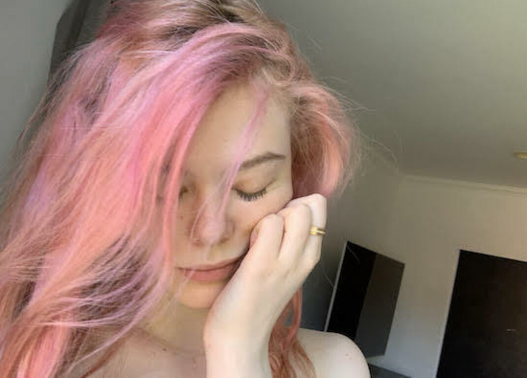The Isolation Interviews - Elle Fanning on Violet Book Online (en-GB)