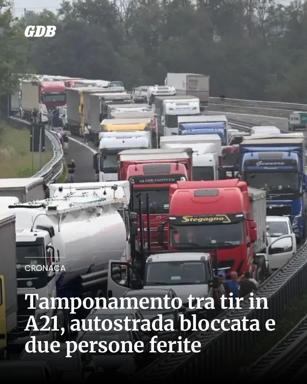 Post Instagram @giornaledibrescia: Tamponamento tra tir in A21, autostrada bloccata e due persone ferite...