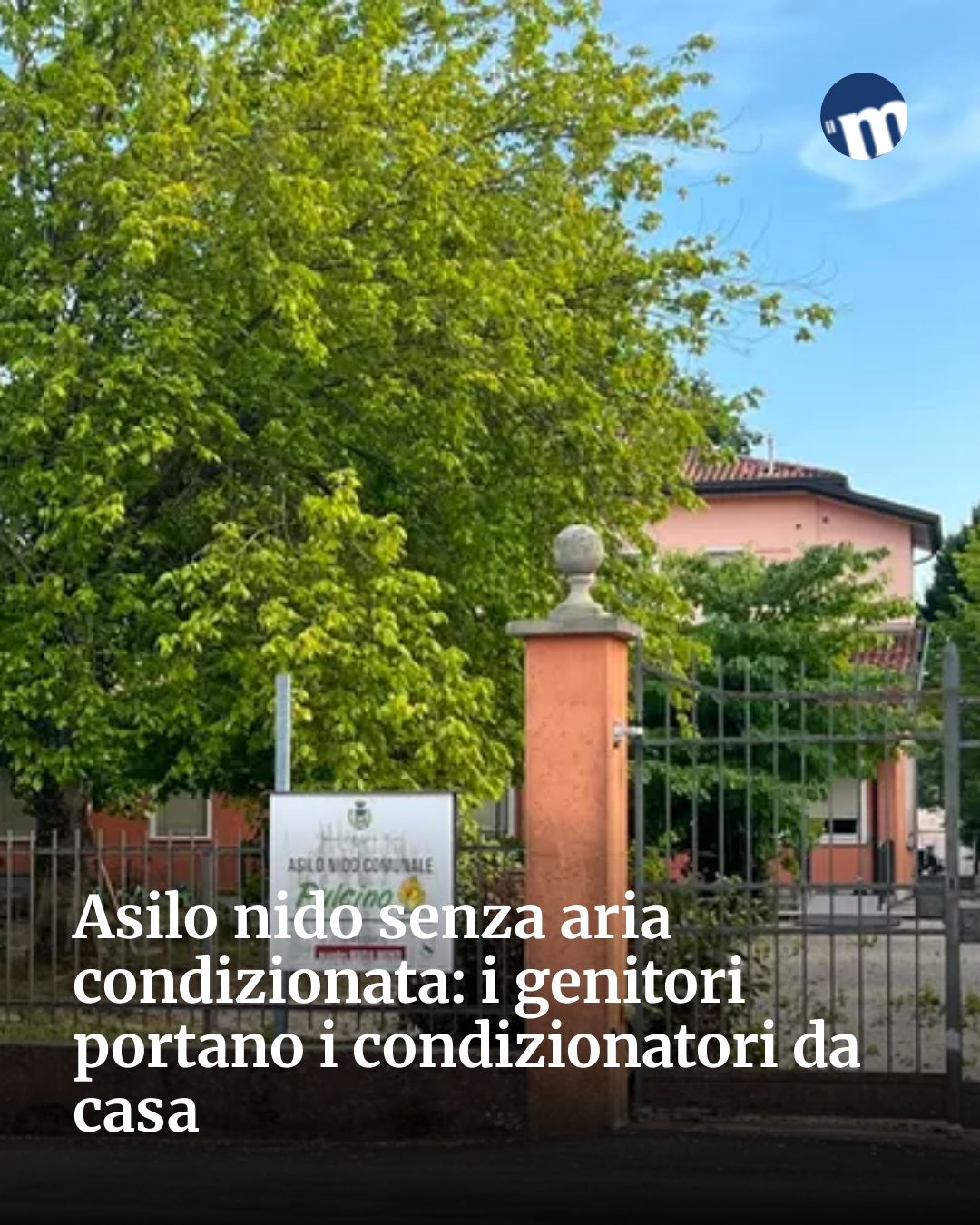 Post Instagram @socialbeat.test: Asilo nido senza aria condizionata: i genitori portano i condizionatori da casa...