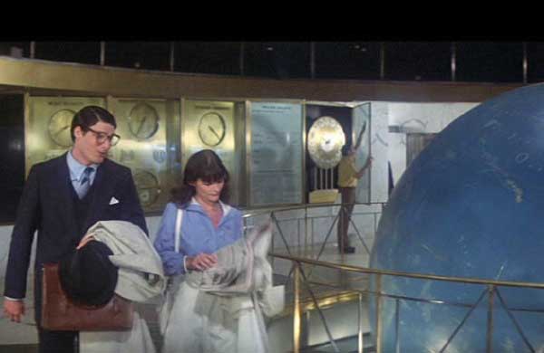 Daily-News-Building-Nueva-York-Superman