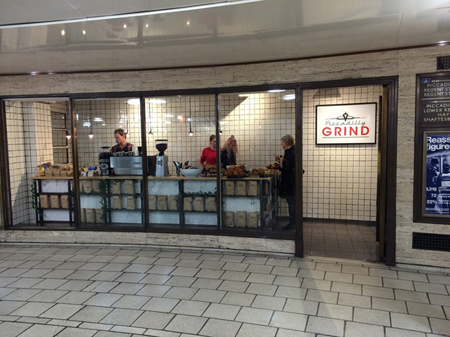 Le café dans le métro