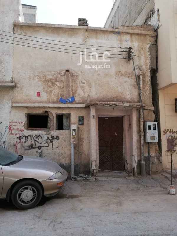 1717111 بيت قديم للايجار السنوي سباكة ومواسير جديدة
