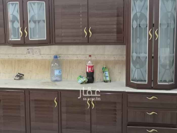1643687 شقة في فيلا داخل الحي بالمربع الذهبي بحي اشبيلية مابين طريق بحر العرب وشارع النجاح
الشقة نظيفة وراكب بها مكيفات شباك ومطبخ
يفضل التواصل واتس آب
0500001914