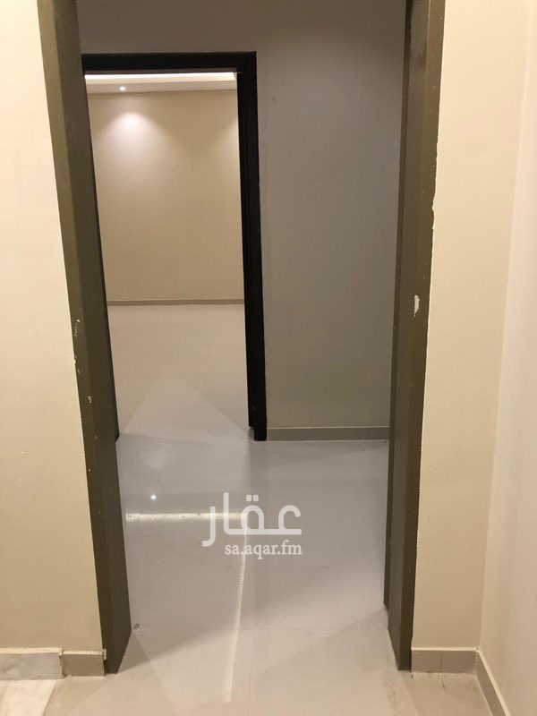 1752701 بسم الله الرحمن الرحيم
للإيجار دور أرضي في حي النرجس شمال طريق الملك
سلمان امتداد طريق أبو بكر
عبارة عن ثلاث غرف نوم وصالة ومجلس ومقلط غرفة
سائق غرفة خادمة ومستودع ومدخل سيارة
سعر للايجار : ٤٥ الف
كم يوجد شقة في نفس الفلة دور اول
عبارة عن : ٣ غرف وصالة ومجلس و ٣ دورات مياة
سعر للايجار ٢٦ الف
مكيفات ومطبخ راكب
أوقات التواصل من ساعه ٤عصرا حتي ٩ مساء
للتواصل 050 555 4706
مكتب العبرة للعقارات