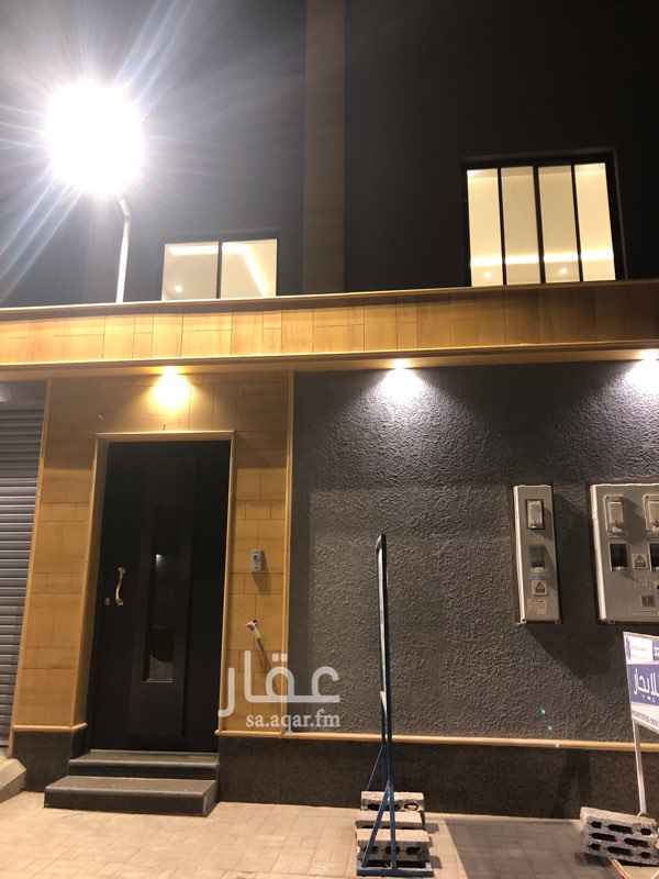 1351099 فيلا
دور مع درج دخلي تشطيبات ممتازة