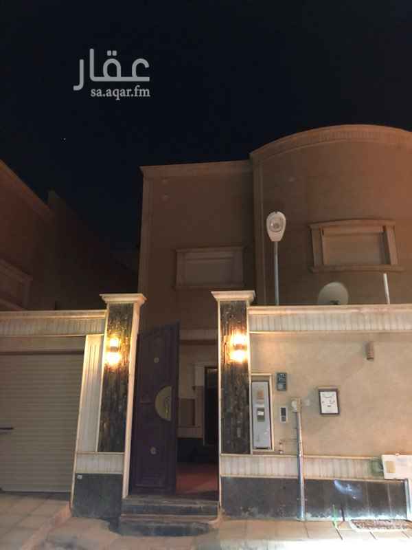 1693766 فله عمرها ٤ سنوات للايجار بحي الربيع الشرقي مساحة ٣٣٥ م نظيفه جدا
مجلس مقلط صالة غرفه نساء مطبخ الدور الاول ٤ غرف كل غرفه فيها دورة مياة الدور الثاني (السطح ) غرفة شغالة وغرفة غسيل
الفله يوجد فيها مكفيات جديدة ومطبخ راكب
تم عمل صيانه بالكامل مع بوية لكامل الفله
يوجد مدخل سيارة وغرفة سائق