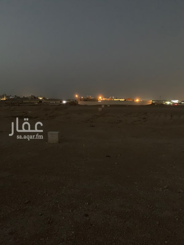 1508911 الارض تتجزء الى اربع قطع
قطعتين سكنيه شارع ٢٠م جنوبي
وقطعتين تجاريه شارع ٤٠م شمالي
للتواصل 0500009509