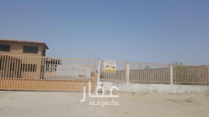1086456 الحوش على شارعين متظاهرات شارع 100 طريق الظهران الجبيل وشارع 30 شرقي
مسورة مع بيت جاهز دورين مكاتب و سكن و شرق الارض مستودع 15* 25 تقريبا