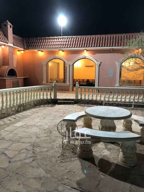 1461122 استراحة مساحة ٢٤٧٥م بمخطط درة الشمال بالجبيلة بناء شخصي مخطط البناء معتمد من البلدية
يوجد بها مجلس رجال كبير مطل على المسبح المغلق وكذلك مقلط مفتوح على المسبح صالة كبيرة مع مطبخ مفتوح ومطبخ مستقل عدد غرفتين نوم مع حمام وغرفة عاملات مع حمام مساحة اماميه بمسطحات ثيل ومساحة خلفية نخيل واشجار مع دكة كذلك غرفة بجانب مجلس الرجال بمشب ويوجد غرفة سائقين
ارتواز (بئر )يغطي سقاية الاستراحة
الحد مليونين و٢٥٠ الف
عمر الاستراحة ٧سنوات استخدم شخصي فقط والاستراحة شبه جديدة .
للتواصل 0500044434
ابو عبدالله