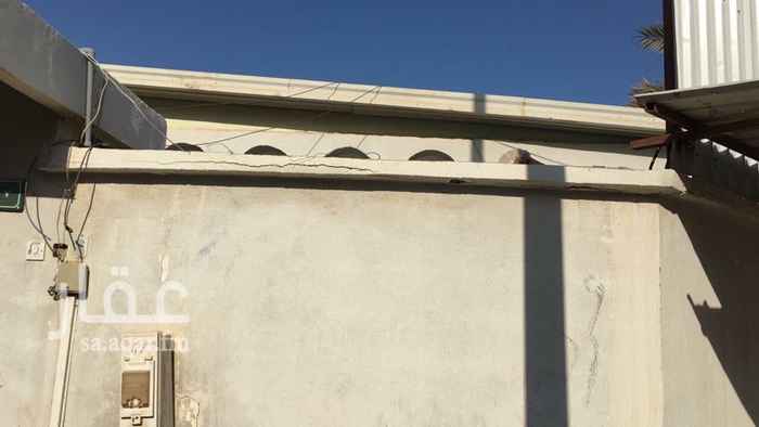732431 قريب من مدرسة غرناطة دور مسلح كبير جدا زاوية على شارعين
والبيت مؤجر حاليا، التفصيل ممتاز جدا مدخل الرجال خاص فيه حوش ومجلس كبير ودورة مياة ومزرعة صغيرة ومقلط كبير.
ومدخل النساء على الشارع الثاني حوش كبير وملحق خارجي ودورة مياة ومقلط نساء مستقل ومزرعة وباقي التفاصيل يرجى الاتصال لعدم دخول كثيرا