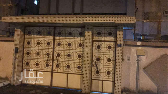 1353104 عبارة دور أول في فيلا مكونة من : صالة كبيرة + 4 غرف+ 3 حمامات+ جلسة صغيرة أمام غرفة النوم + مطبخ+ بلكونة طويلة السعر 22000 دفعتين إلى ثلاث دفع وقابل للتفاوض
