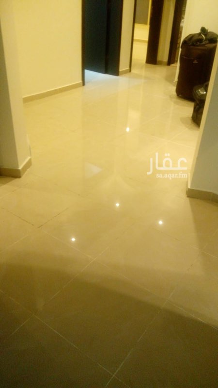 1515668 للبيع شقة جديدة اربع غرف وصالة ومطبخ و حمامين و غرفة غسيل تحكم الكتروني بالاضاء و الصورت قريبة جداً من شارع حراء وطريق الملك صك جاهز للافراغ مطلوب ٤٥٠ الف تفاوض