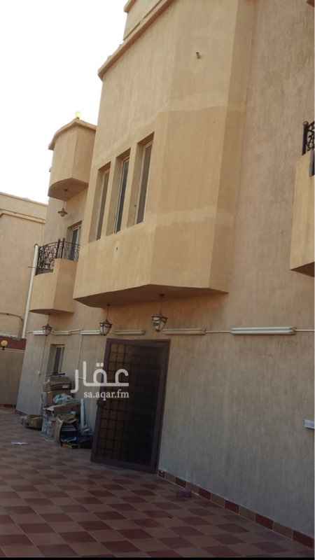 1577507 فيلا رووف بالحرمين 1 مكونة من دورين ..
الدور الأول مكون من خمسة غرف كبيرة + 4 حمام + مطبخ كبير + صالة + غرفة غسيل
ومساحة الدور 215.64 متر مربع
الدور الثاني مكون من
ستة غرف كبيرة + غرفة شغالة + 4 حمامات + صالة
ومساحة الدور 215.64 متر مربع
هذا بالإضافة إلى سطح خاص كبير يحيط بالفيلا من ثلاثة جوانب (20 م × 6 م ) + غرفة سائق + مصعد خاص بالفيلا + خزان سفلي خاص + خزان علوي خاص +موقف خاص
إجمالي مساحة الفيلا 431.28 متر مربع
لها مصعد خاص
٢ موقف سيارة
خزان مستقل
كل دور له صك خاص