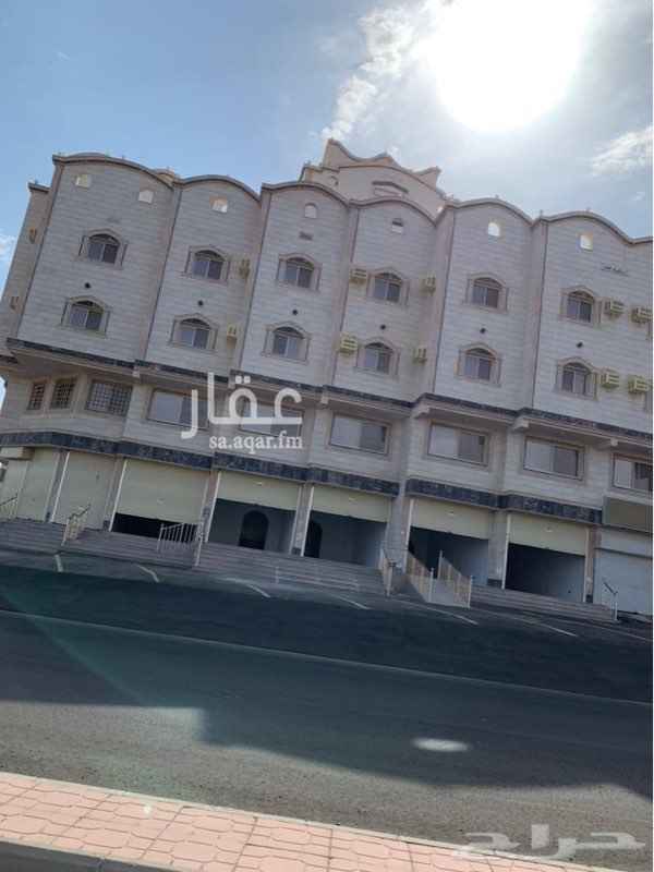 1696063 عمارة تجاري سكني للإيجار(تنفع شقق مفروشه او مجمع طب
جدة حي الاجواد على شارعين شارع ٣٢م تجاري
وشارع ٢٠ م
على مساحة ارض ١٦٣١م ومباني تفوق٦٥٠٠م تقريباً
تتكون من بدروم يتسع الى مايقارب ٧٠ سيارة ومصعدين ودرجين احدهما للطوارئ وتسع خزانات ماء احدها للدفاع المدني و٣٦ شقة منها ٢٧ شقة من ٣ غرف ومطبخ وصاله ودورتين مياة و٩شقق من غرفتين ومطبخ وصالة ودورتين مياة و١٠ محلات تجارية و١٠ موازين تفتح في السيب الدور الاول بإجمالي غرف مايقارب ١٣٠ غرفة ومايقاري ٨٠ حمام ٣٦ مطبخ وخمسة اسطح في الملحق كل سطح له باب خ