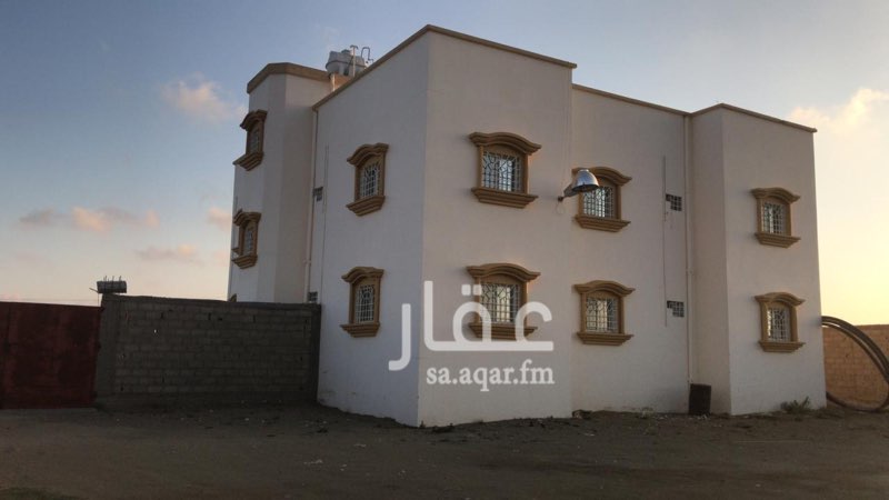 1385289 فيلا مميزة مرممة حديثاً في موقع مميز للايجار
عبارة عن دورين منفصلة كل دور فيه ٥ غرف وصالة و ٣ دورات مياة
الدور الاول فيه حوش واسع وشرح