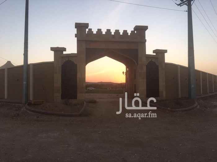 579674 استراحه كبيره في منطقة الاوسط فيها ١٢٠ نخله و١٠٠ شجرة ليمون ومجمع مياه بارتفاع ٨ امتار ومجلس نساء وخيمة للرجال واحواش مبنيه وسكن عمال ومستودع كبير ومسجد بدورات مياه ومسطحات خضراء والسور مبني بارتفاع ٤ امتار و٣ بوبات كبيره