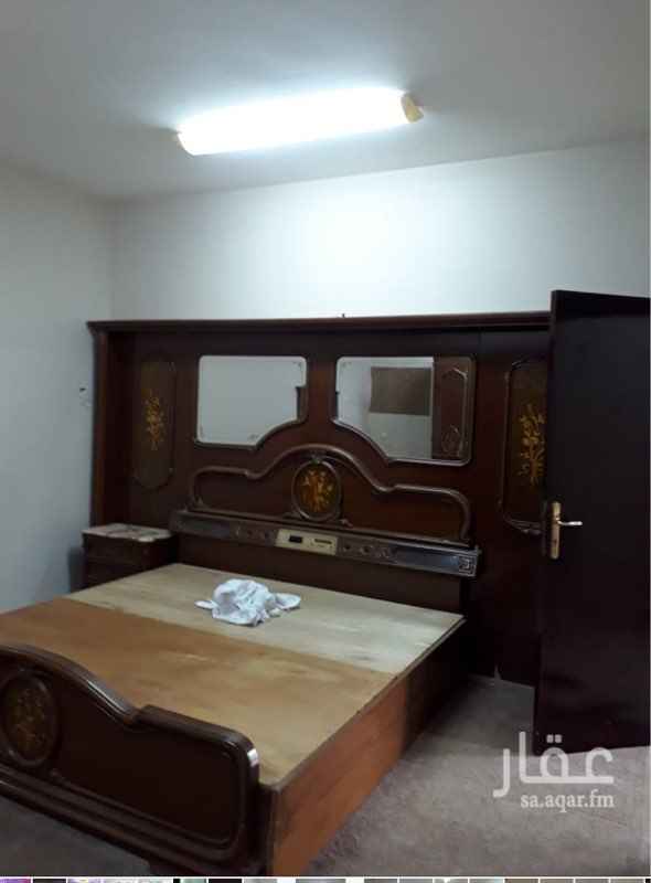 1462398 وحده سكنيه عزاب بجوار مسجد بن عثيمين حد الحرم مكونه من مجلس ٦*٦ به مكيف سبيلت
وغرفة نوم ٥*٤ غرفة النوم مفروشه
ومطبخ٣*٣
السطح به تسليك كهرباء بإمكانكم استخدامه للجلوس ايضاً
في نفس الحوش ملعب كرة قدم وبوفيه