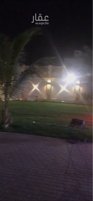 1386781 استراحه ممتازه بحي الزمرد مساحه 1350 واجهتين شرقي وغربي راقيه جدا للتواصل الفيضه للعقار0500093950-0548814545