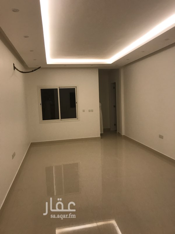 1243910 مدخل خاص
دور علوي مستقل نظام دورين الطابق العلوي مجلس ومقلط ومطبخ وصالة ودورتين مياة والطابق الثاني غرف نوم مكونة من ثلاث غرف نوم وثلاث دورات مياة الغرفة الرئيسية ماستر وسطح خاص مدخل خاص نظام مجالس بدور وغرف النوم بدور مكيفات ومطبخ بيركبها المالك ويتواجد غاز مركزي.