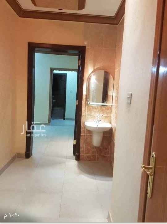 1671152 شقه ارضيه ٣ غرف وصاله
مكيفات ومطبخ راكبه
قريبه للخدمات