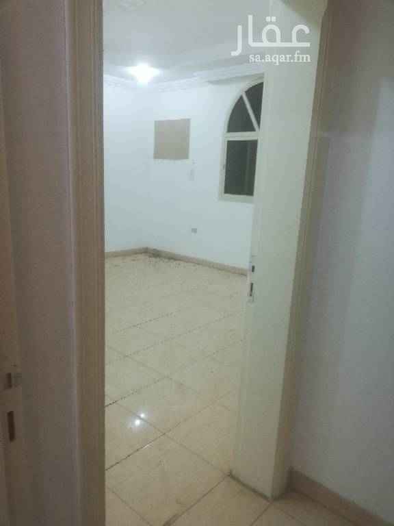 1509666 شقه في الاجواد جوار سكن دله في حي هادي ونطيف في الدور الثاني نظيفه اربع غرف وثلاثه حمامات إيجار 17 الف