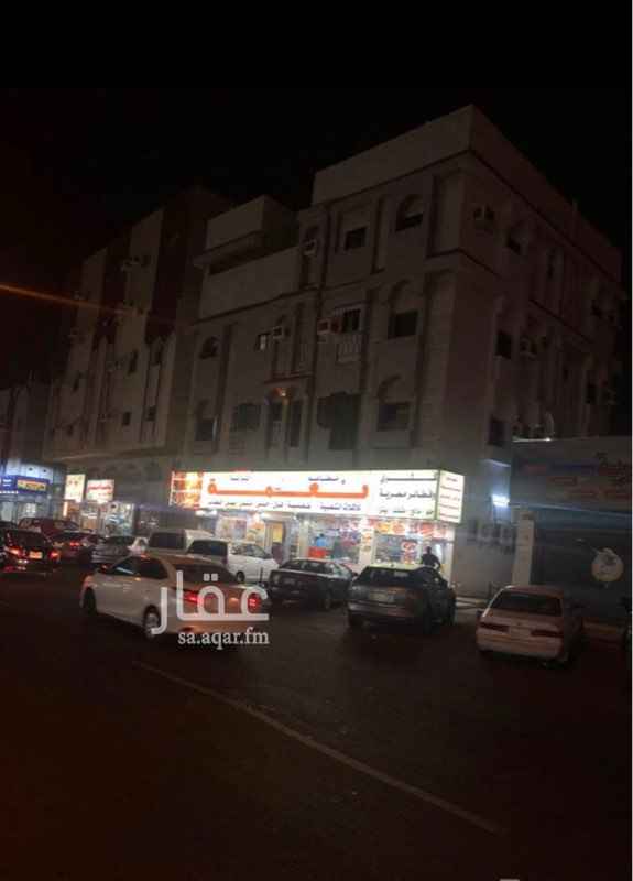 1490607 معرض أو محل تجاري على شارع غرناطة مباشرة بجوار إشارة تقاطع شارع الستين مع غرناطة بجوار مطعم نعمة المصري ومقابل مطعم دندن الأندنوسي موضح بالصور ، المساحة 130 م2 ويوجد سكن عمال .. الإجمالي بالنسبة للمساحة مع السكن 250 م2 موقع ممتاز بشارع تجاري نرجوا الجدية وبأذن الله ستجدون السماحة في التداول والله يكتب لنا ولكم التوفيق والسداد ...