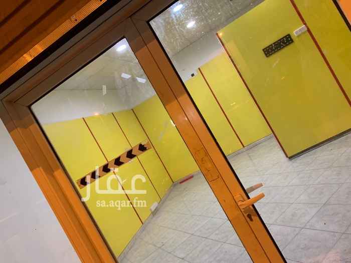 1739272 محل تجاري على شارع السبعين ركنيه