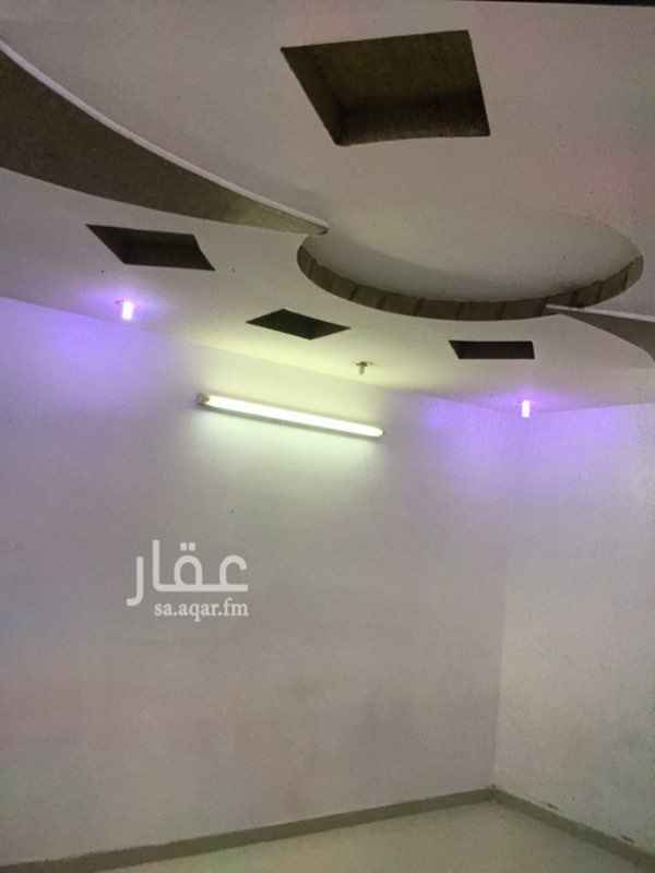 1755318 مشب -مدخل سياره -مجلس - مقلط -صاله-دورتين مياه -مطبخ -ثلاث غرف نوم