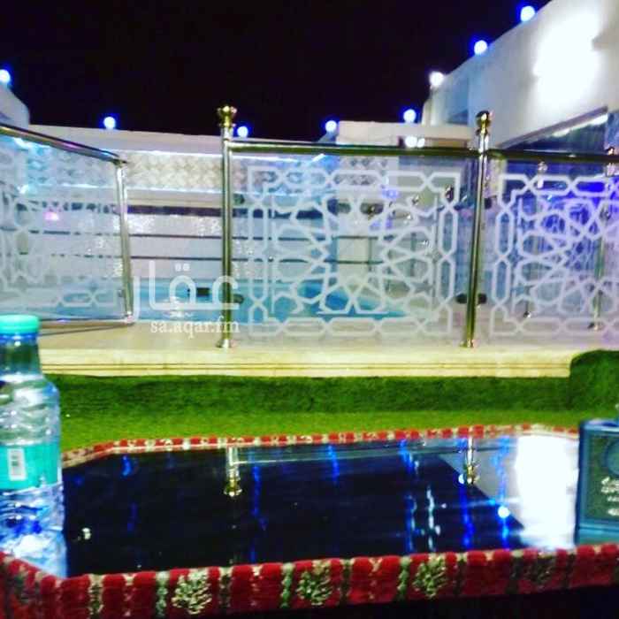 1555614 استراحه قسمين وقسم النساء اكبر