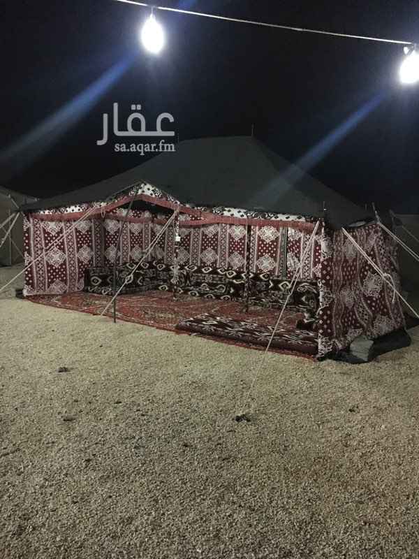 1250313 مخيم قسمين.
قسم الرجال:
عدد ٢ خيمه ٤*٦ وجلسه ارضية خارجيه ودورة مياة.
قسم النساء:
بيت شعر ٤*٦ وخيمه ٦*٩ وجلسة عريشه ٥*٥
مطبخ متكامل وحفرة مندي.
فرش المخيم جديد ونظيف.
السعر ٦٠٠ ريال ايام الاسبوع
١٠٠٠ ريال الخميس والجمعه.
يوجد العاب اطفال
ارجوا التواصل على الواتساب