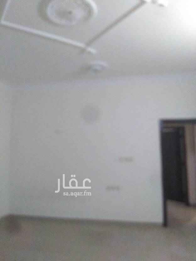 1761312 يوجد شقه للجار ٤غرف وصاله ومطبخ وحمام ٢ ومدخلين رجال ونساء