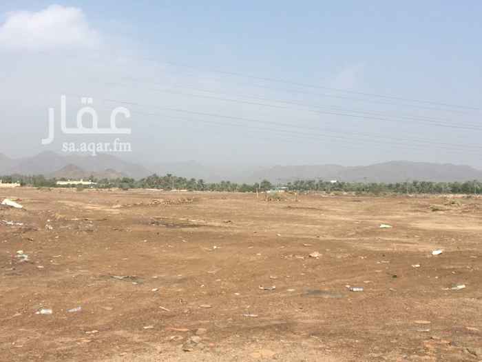 1272461 ارض للايجار او للاستثمار تبعد عن الحرم 6 كيلو على شارعين المساحه شاسعه السعر على السوم الارض تقع في الصادقيه العيون مدة العقد حسب الاتفاق والسعر