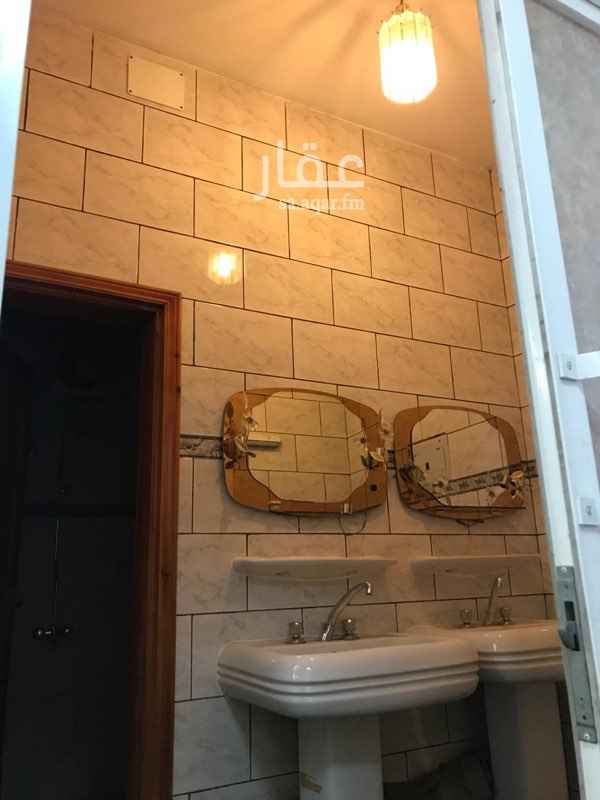 1671114 يوجد غرفة خادمه