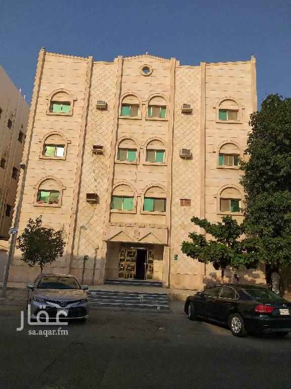 1740864 شقه للايجار مكونه من 4غرف وثلاث حمامات ومطبخ راكب
الدور الثاني بدون مصعد السعر 1666 شهري
كما يوجد 4غرف وحمامين ومطبخ غير راكب
السعر 1500 ريال شهري