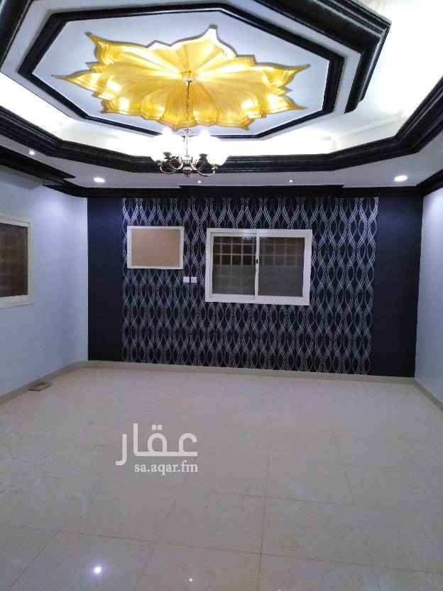 1701724 للإيجار دور علوي حي الملك فيصل خلف مستوصف عبير التميز مجلس مقلط ٣ غرف نوم ٢ صاله مستودع غرفه في السطح حمام سطح كبير مره مدخل مستقل