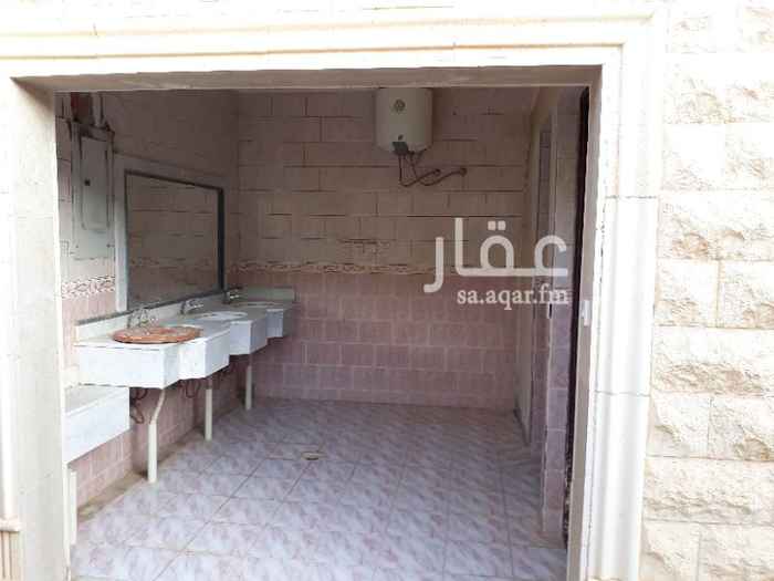 1117998 استراحه ايجار عزاب يوجد بها مشب وغرفة كبيرة ومطبخ ٢ حمام وقريبة من الحسن ممتازة جدا وقريبة من جميع الخدمات للتواصل مع ايمن مكتب المرشدى
