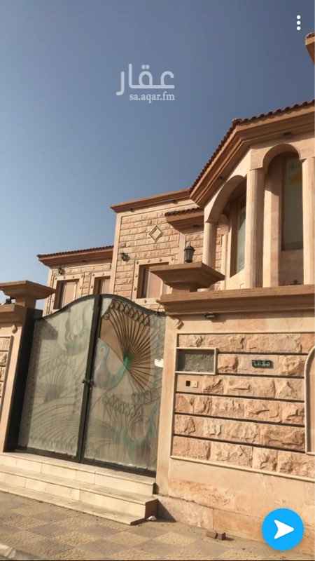 1276993 للبيع فيلا دورين حجر بحي الريان زاويه شارعين 25 و20 مساحه 600 متر مسطح 800 متر عمرها 8 سنوات وبنيان شخصي سوبر ديلوكس