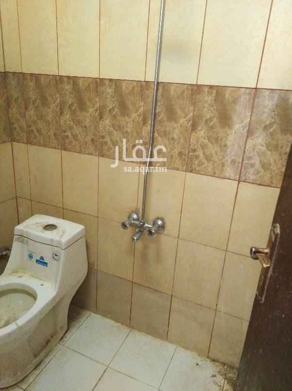1634427 غرفة عزاب للايجار حي الملقا بها مكيف اسبلت كبيرة