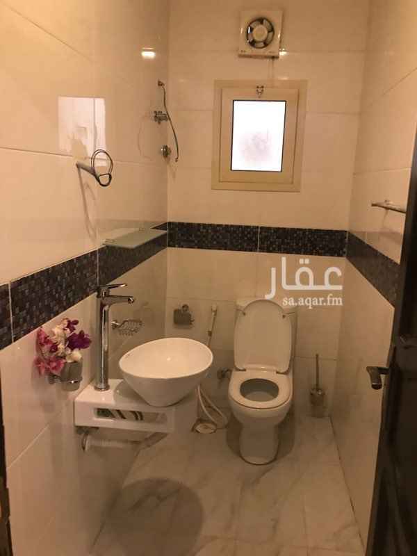 1705509 العقار في حي السلامه خلف فندق المنزل الدور الثالث علي الشارع مكونه من ٤غرف وصاله كبيره و مجلس كبير وغرفه شغاله و٤ دورات مياه ومطبخ غرفه سائق وبركن خاص السعر ٩٠٠ الف ريال تشطيب ممتاز جدا