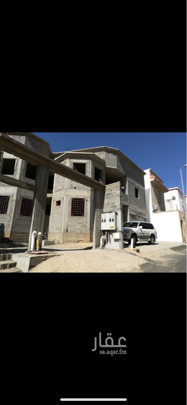 1549653 ( السعر قابل للتفاوض)
الأرض مرهونة لبنك تجاري
فلة *عظم*
وشقتين *مشطبة* تشطيب فاخر
الارض بصك شرعي مساحتها 670م2 واجهه شرقية
وهي عبارة عن فلة كبيرة مع ملحق
وشقتين واذا رغب المالك الاكمال للشقة الثالثة و الرابعة لا يمنع كونه واصل حميع الخدمات
من - عدادات كهرباء عدد 4 واحد 150 للفلة
و3 من 70 للشقق
و-تحلية المياة و-الصرف الصحي
والتأسيس لمصعد
يوجد مصعد آخر للفلة خاص
(الشقق)
5 غرف وصالة و3 دورات مياه ومطبخ + مستودع
مصعد