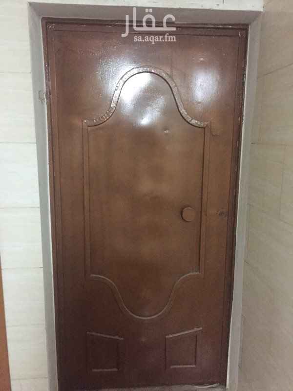 1551231 شقه كبيرة مؤثثة مكونه من غرفة نوم ماستر وغرفه نوم أطفال وصالة ومطبخ ومقلط ومجلس رجال كبير ومجلس حريم و3 دورات مياه ومدخل رجال ومدخل نساء
التواصل على الواتس اب