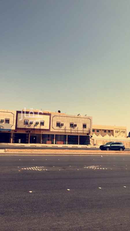 1333466 عمارة تجارية على شارع ستين + شارع ٢٥ + ١٥ متر كانت مشغله شقق مفروشة
العماره تنفع شقق مفروشة او سكن شركة او مستوصف او معهد
عد الشقق ٥ عدد الغرف حوالي ٢٠ غرفه لها مدخل رئيسي من وسط العمارة على شارع الستين ومدخل رديف من الخلف على شارع ١٥
خلف العمارة مرفق حكومي تابع لمجمع تعليم بنات
والاراضي المجاورة لها فارغة
والسعر قابل للتفاوض بحد المعقول