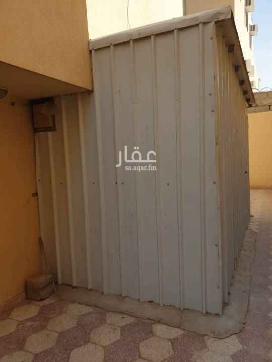 1730990 يوجد لدينا غرفه سائق موثثه تلفزيون وواي فاي ودوره مياه شامله الماء والكهرب .