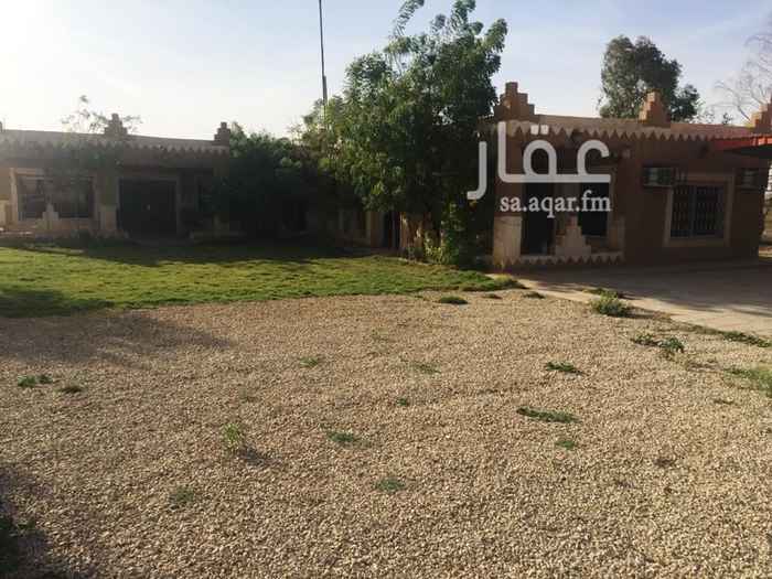 1359338 1-قسم رجال
مجلس - مقلط - دورتين مياة - مطبخ لاعداد قهوة وشاي - غرفة بحمام - غرفة حارس
وبها مزارع مصري قابل لنقل الكفالة
مظلات سيارات
بها وانيت شفر موديل ٨٠ شد بلد
ملعب
2-القسم الثاني عوائل
*قسم الخدمات
مطبخ خارجي متكامل - مستودع خارجي - دورتين مياة - غرفة خاصة
يوجد خزانين ماء علوية يستوعب كل منها ٤٠٠٠ لتر
*فلة العائلة
مجلس - مشب - غرفة - صالة
مطبخ متكامل - دورتين مياة
القسم الثالث
حظائر اغنام وطيور
ومستودع اعلاف
بير واحد ارتوازي على غطاس
مزروع فيها
اشجار حمضيات
اشجار زيتون ولوز