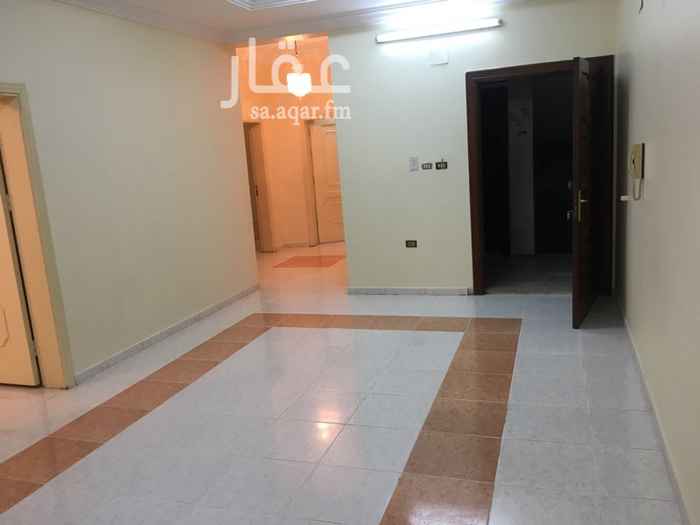 1415349 (غرفة نوم رئسي مستر + غرفة نوم اطفال بحمام خاص )هذى لها باب خاص
غرفتين تفتح على الصاله الكبيرة + مطبخ
ثلاث مجالس مفتوحه على بعض بدورة مياه
الشقة لها مدخلين كل مدخل يدخل على صاله كبيرة