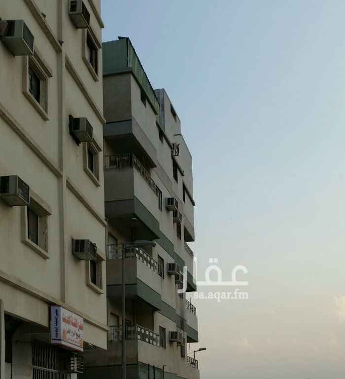 1290827 عمارة مكونة من ثلاث أدوار كل دور شقتين كل شقة أربعة غرف وحمامين ومطبخ ومكيفة بلكامل