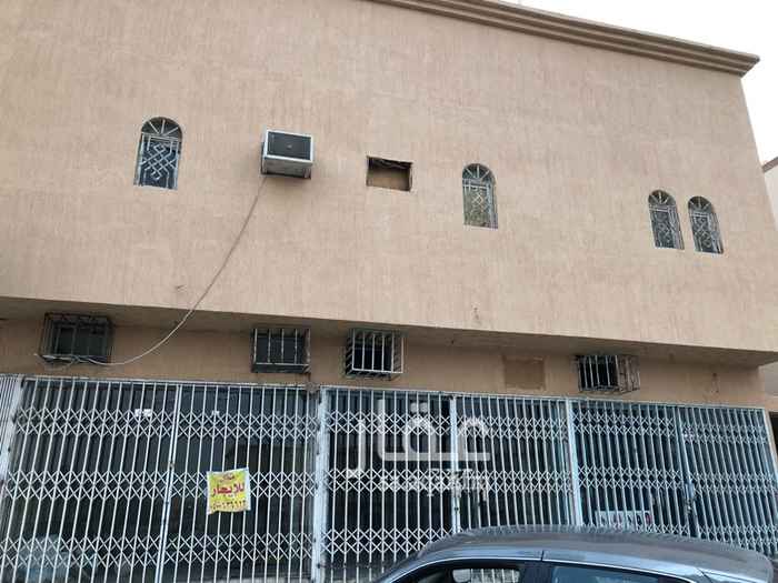1657781 السلام عليكم ورحمة الله وبركاته محل بمساحة 132 متر للايجار عرض الشارع 40م وشارع حيوي وموقع ممتاز للتواصل 0500636623